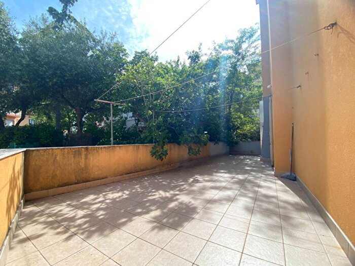 Appartamento con 5 locali in vendita in Via Pesaro, Piano, Ancona