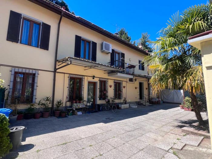 Appartamento trilocale in vendita in Via Rho, Cabiate