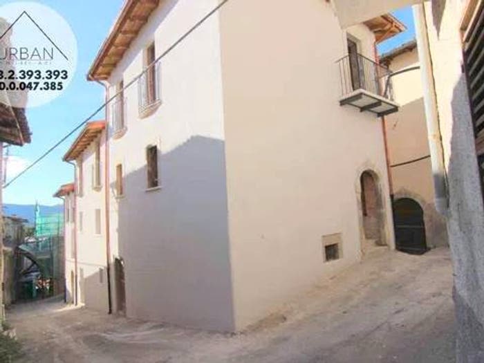 Casa con 6 locali in vendita in Vico Castellano, Paganica Tempera, L'Aquila