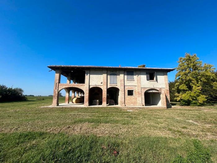 Casa con 6 locali in vendita in Via Provanone, Crevalcore