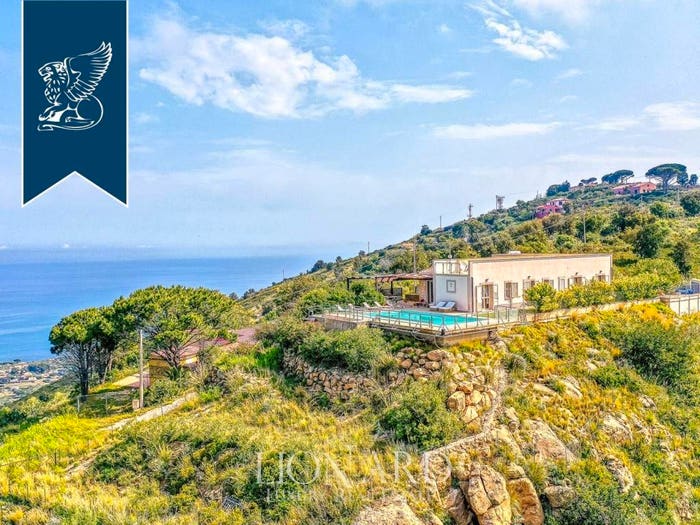 Casa con 6 locali in vendita in Cefalù