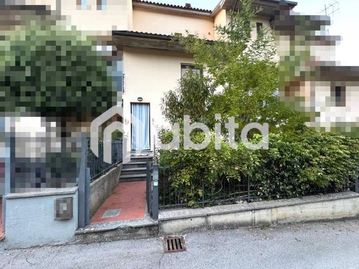 Casa con 6 locali in vendita in Via Camillo Cavour, Centro, Bucine