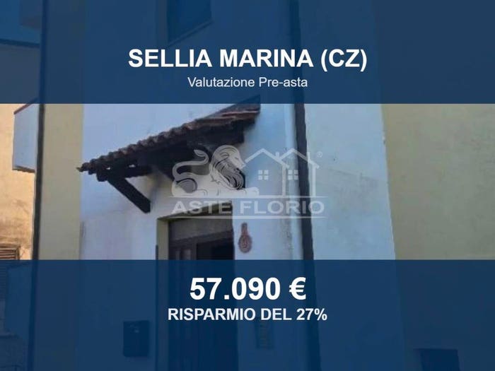 Appartamento quadrilocale in vendita in Via Fratelli Bandiera snc, Centro, Sellia Marina