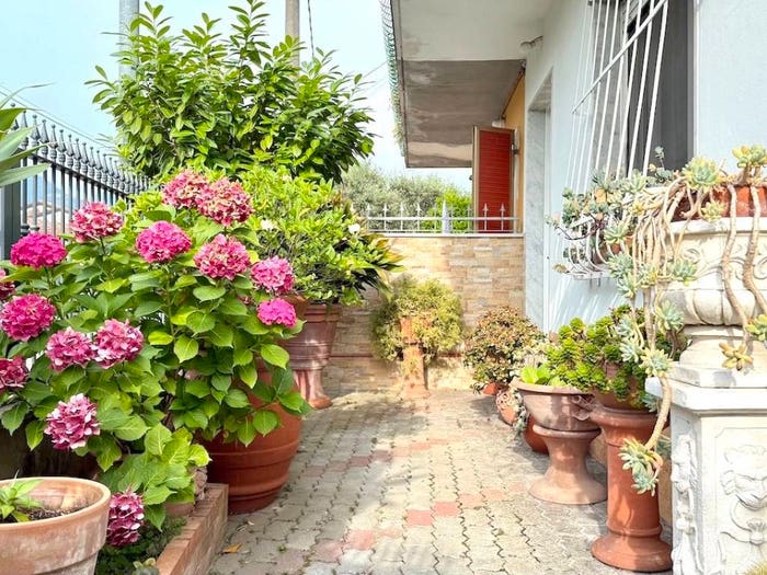 Casa con 5 locali in vendita in Via Tirana, Romagnano, Massa