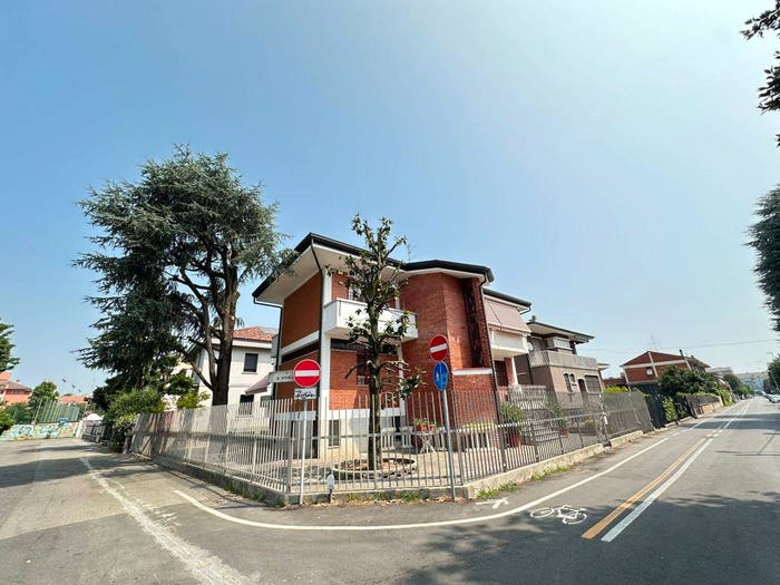 Casa con 6 locali in vendita in Via Giacomo Puccini, Centro, Locate di Triulzi