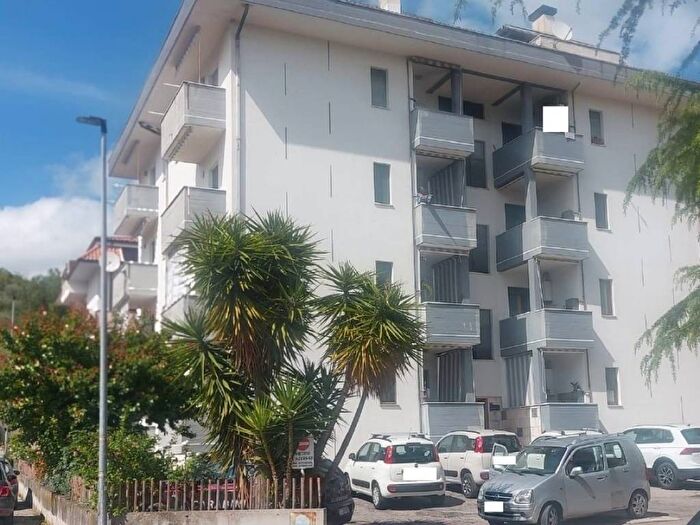 Appartamento quadrilocale in vendita in Via Ignazio Silone, Bellante Stazione, Bellante