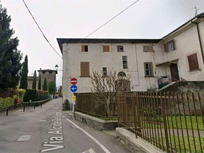 Casa con 6 locali in vendita in via Alcide de Gasperi, Ambivere