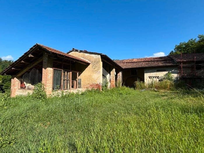 Casa con 6 locali in vendita in Via Case Sparse, Bruno
