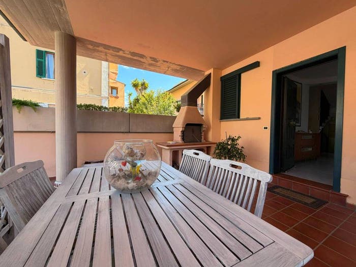 Casa con 6 locali in vendita in Via Camillo Benso di Cavour, Centro, Follonica