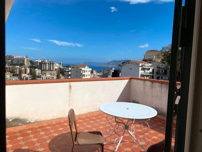 Appartamento quadrilocale in vendita in Contrada Acqua del Conte, Viale Italia Montepiselli, Messina