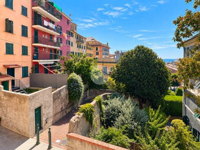 Appartamento quadrilocale in vendita in Corso Solferino, Castelletto, Genova