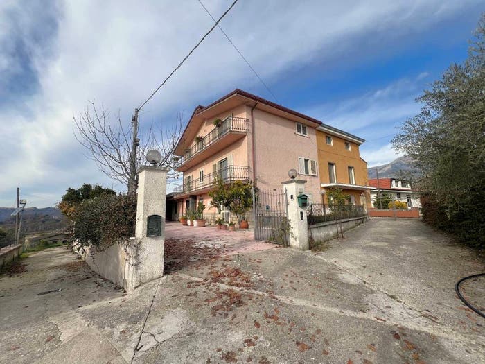 Casa con 6 locali in vendita in Via Frattaroli, Settefrati