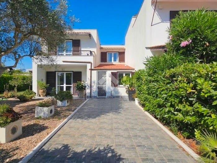 Casa quadrilocale in vendita in Strada casalina sud, Litoranea, Latina
