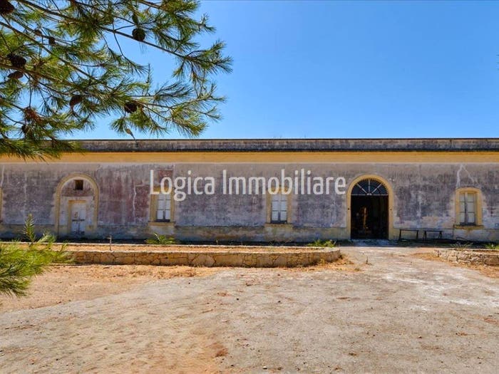 Casa con 6 locali in vendita in SP KM, Leverano