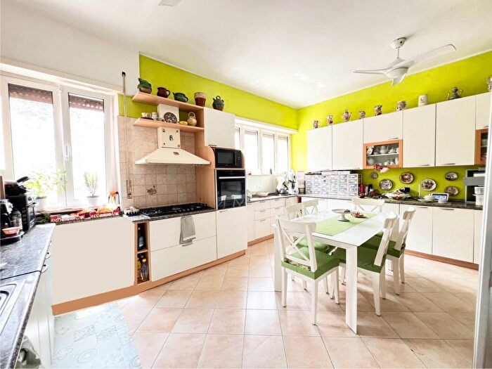 Appartamento quadrilocale in vendita in Via Annibale De Gasperis, Cecchignola Giuliano Dalmata, Roma