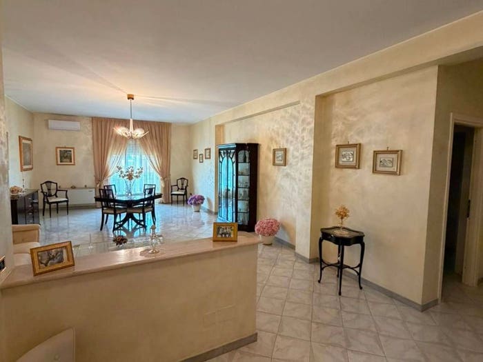 Appartamento con 5 locali in vendita in Via Ludwig van Beethoven, Centro, Cisterna di Latina