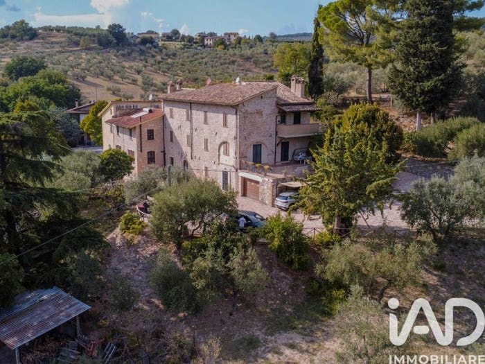 Casa con 6 locali in vendita in Via San Vittorino, Porziano Pian della Pieve San Presto, Assisi