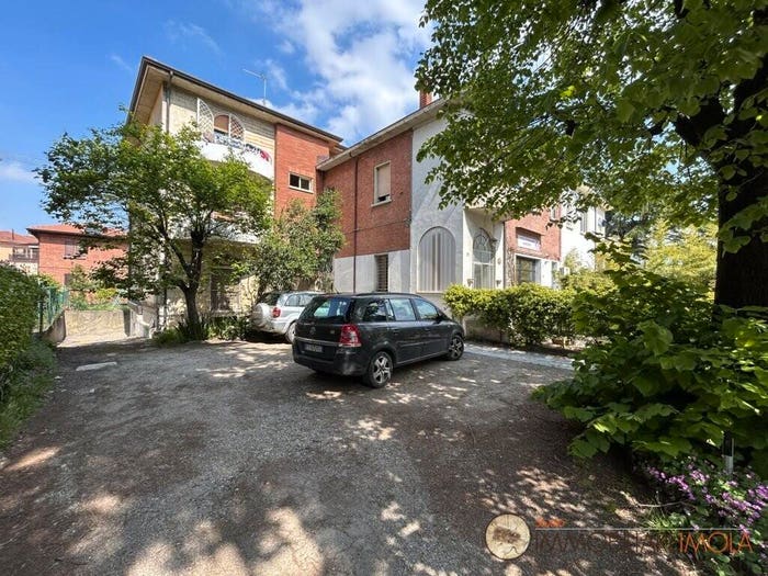 Appartamento con 5 locali in vendita in Viale Guglielmo Marconi, Marconi, Imola