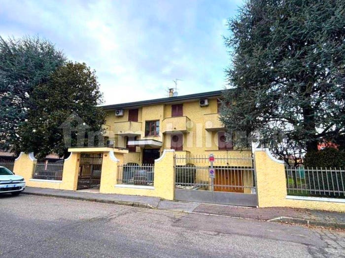 Appartamento trilocale in vendita in Via Massimo Sala, Pasturago, Vernate