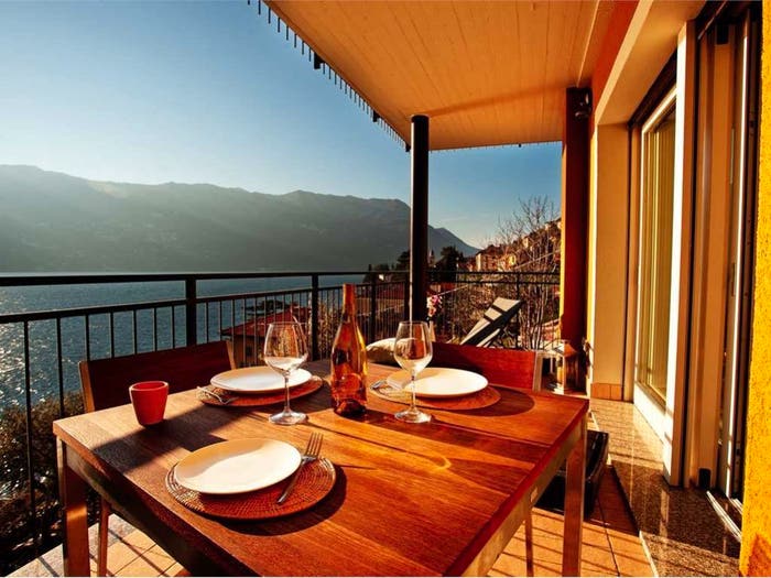 Appartamento trilocale in vendita in via Nerba, Laglio