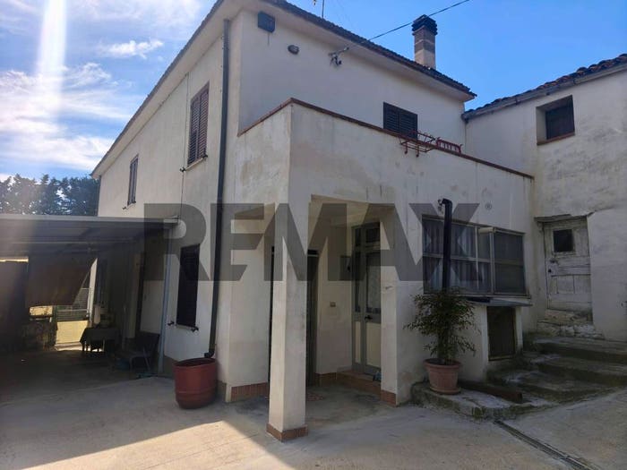 Casa quadrilocale in vendita in Contrada Colle Sant'Antonio, Bucchianico