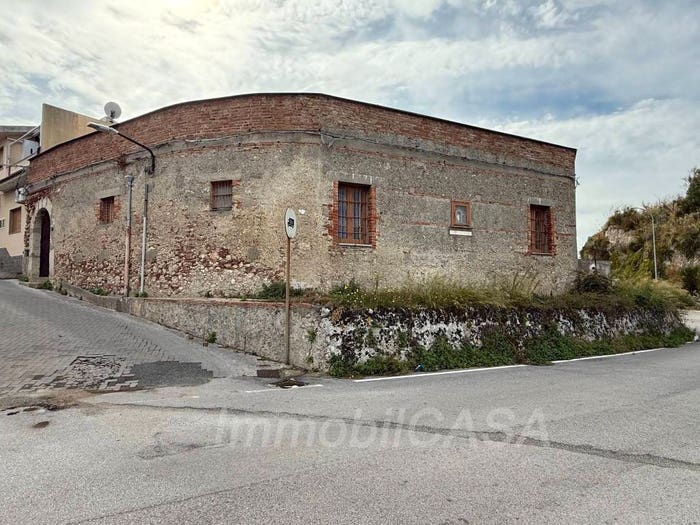 Casa trilocale in vendita in Via Basso Casale, Centro, Roccavaldina