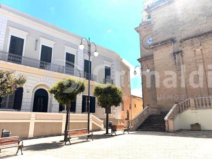 Appartamento con 5 locali in vendita in Via Giuseppe Mazzini, Alezio