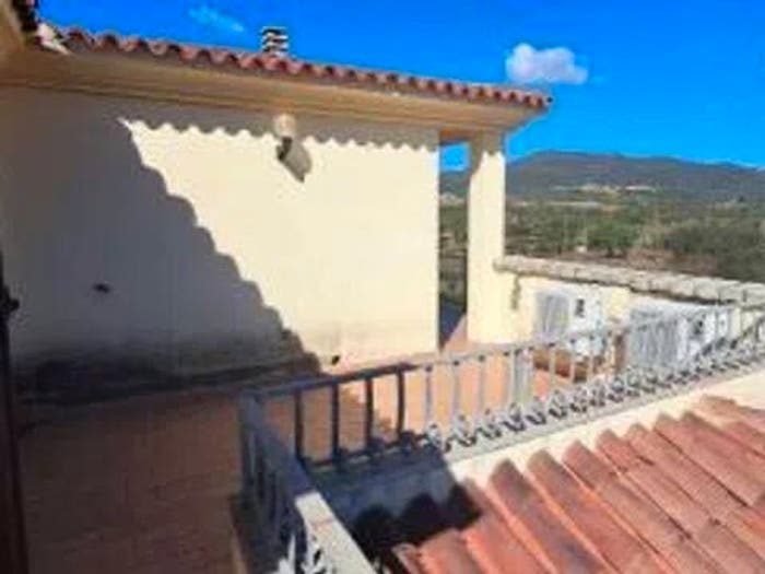 Casa con 6 locali in vendita in Via Grazia Deledda, Budoni