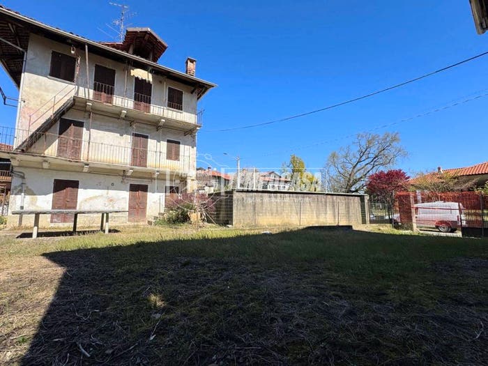 Casa con 6 locali in vendita in Via Monte Santo, Centro, Cossato