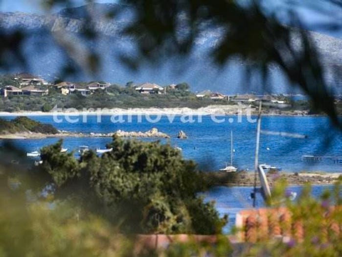 Casa con 5 locali in vendita in Pittulongu, Olbia