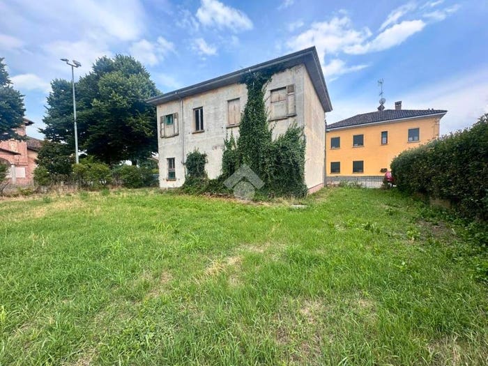 Casa con 6 locali in vendita in VIA IV NOVEMBRE, Centro, Zeccone