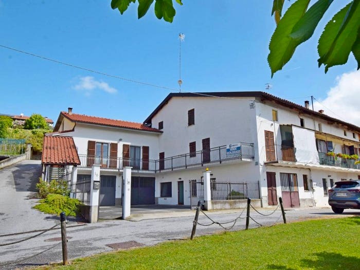 Casa con 6 locali in vendita in Via Dottor Antonio Turco, Vasco, Monastero di Vasco