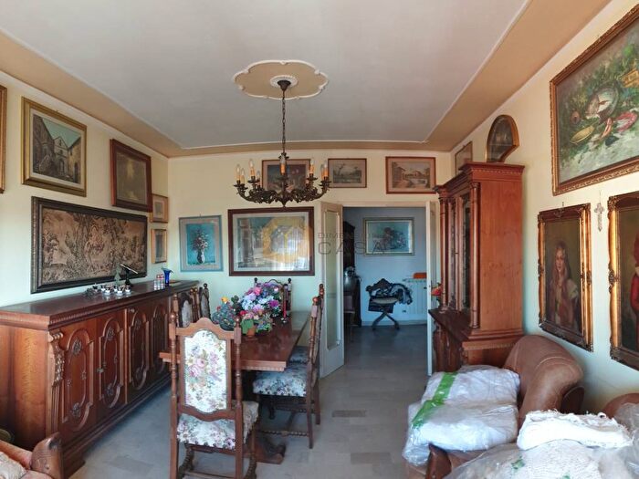 Appartamento quadrilocale in vendita in Via Giuseppe Mazzini, Centro, Viareggio