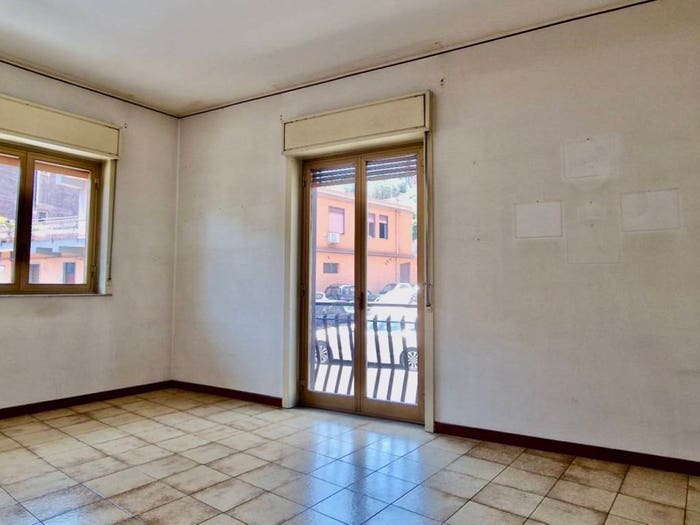 Appartamento trilocale in vendita in Via Santa Maria del Sangue, Centro, Aci Catena
