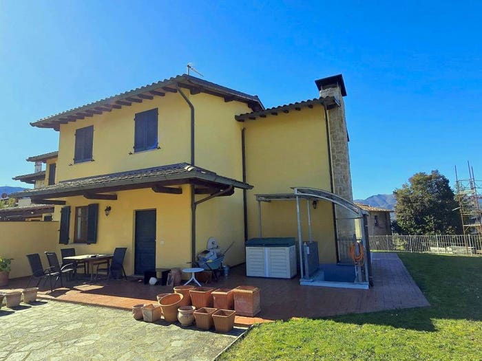 Casa con 6 locali in vendita in Centro, Barga