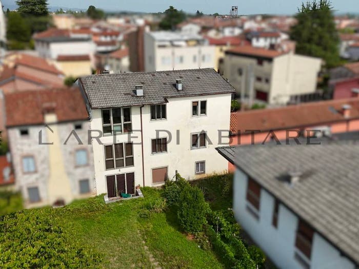 Appartamento quadrilocale in vendita in Via San Lorenzo, Centro, Marano Vicentino