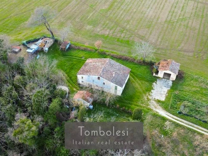 Casa con 6 locali in vendita in Località Pantana, Pergola