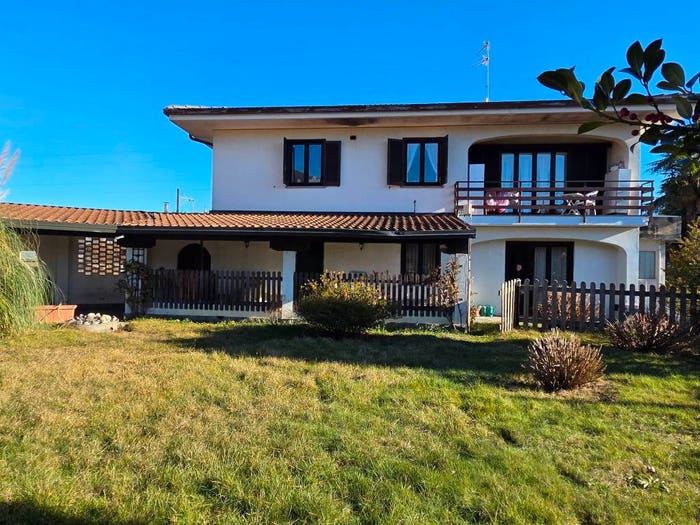 Casa con 6 locali in vendita in Via per Meina, Centro, Nebbiuno