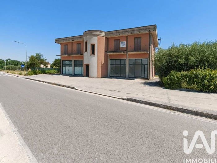 Casa con 6 locali in vendita in Via GIUSSEPPE UNGARETTI, Centro, Fermo