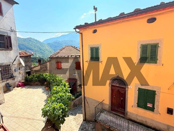 Casa con 6 locali in vendita in Scesta, Bagni di Lucca