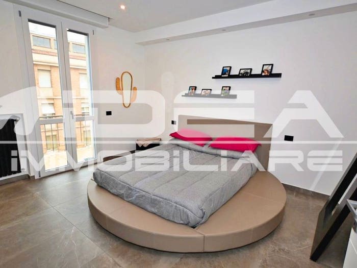 Appartamento con 5 locali in vendita in Viale Giuseppe Verdi, Musicisti, Modena