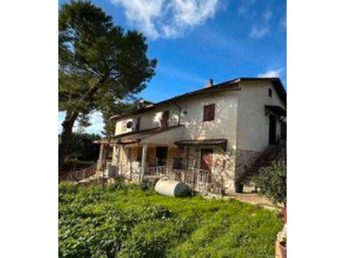 Appartamento con 6 locali in vendita in Via Gioacchino Rossini, Statte