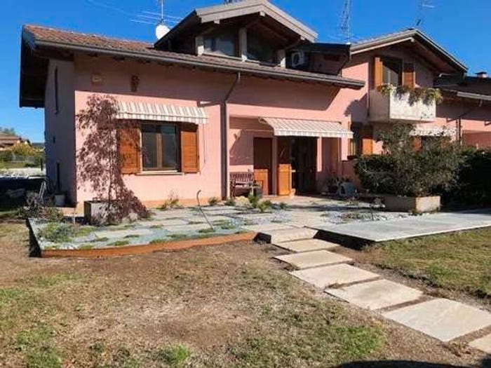 Casa con 5 locali in vendita in Via Giugno, Centro, Sumirago