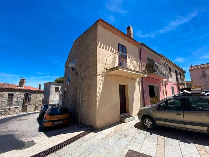 Casa in vendita in Piazza Alivia, Centro, Aglientu