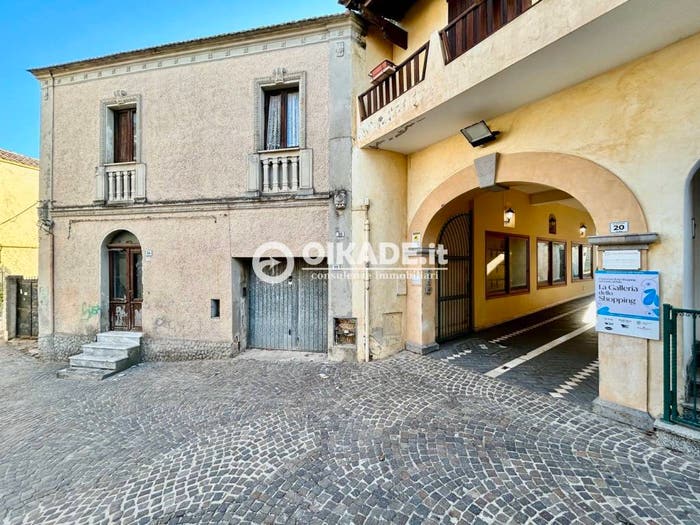 Casa con 6 locali in vendita in Via Caprera, Centro, Pula