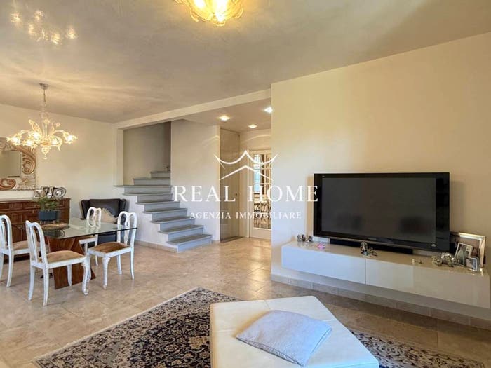 Casa con 6 locali in vendita in Via Macia, Carmignano