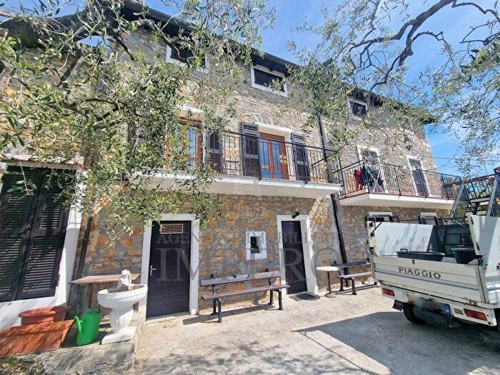 Casa con 6 locali in vendita in Via Generale Vincenzo Rossi, Zona Collinare, Bordighera