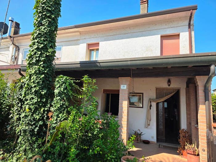 Casa quadrilocale in vendita in Strada Vincenzo Bellini, Codigoro