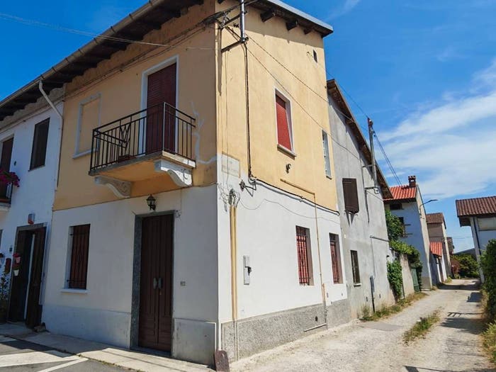 Casa bilocale in vendita in Via Lavatelli, Centro, Cassolnovo