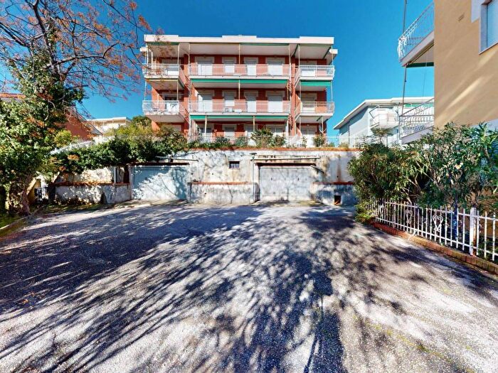 Appartamento trilocale in vendita in Via Alessandria, Centro, Ceriale